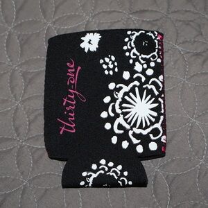 Thirty-One Black and White Floral koozie